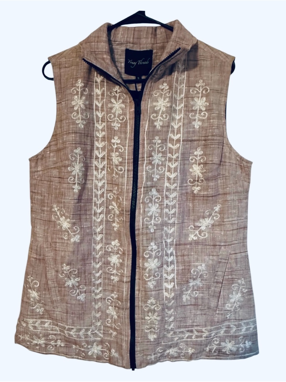 NWT Young Threads Sleeveless Embroidered Zip Vest Size Small